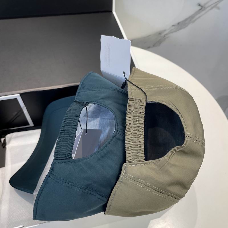 Brunello Cucinelli cap dx (1471)