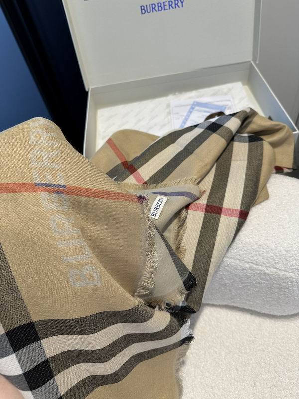 Burberry 70X220cm 51%绵羊毛 49%桑蚕丝 E (10)