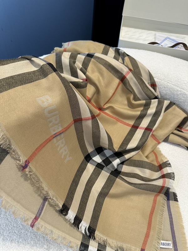 Burberry 70X220cm 51%绵羊毛 49%桑蚕丝 E (17)