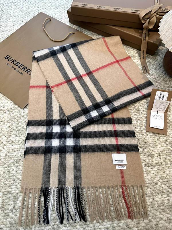 Burberry Scarf 30X168cm E (33)