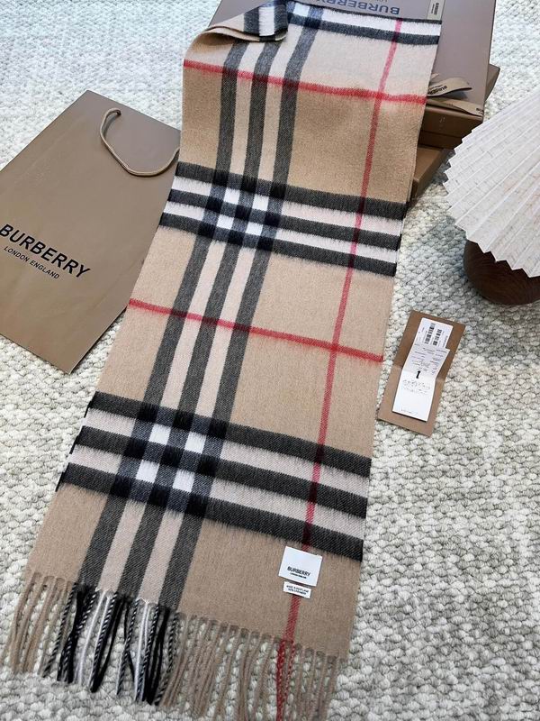 Burberry Scarf 30X168cm E (35)