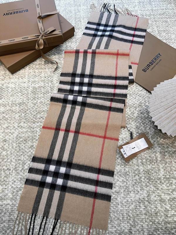 Burberry Scarf 30X168cm E (36)