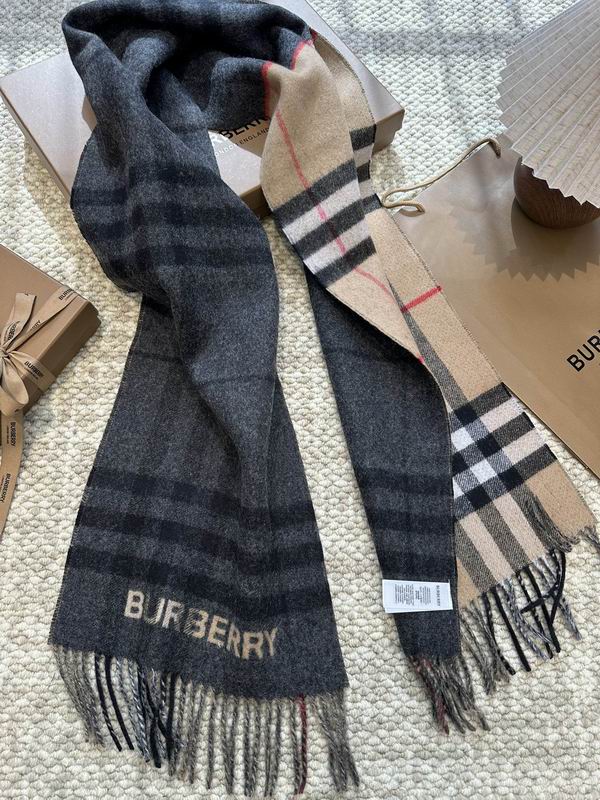 Burberry Scarf E (16)