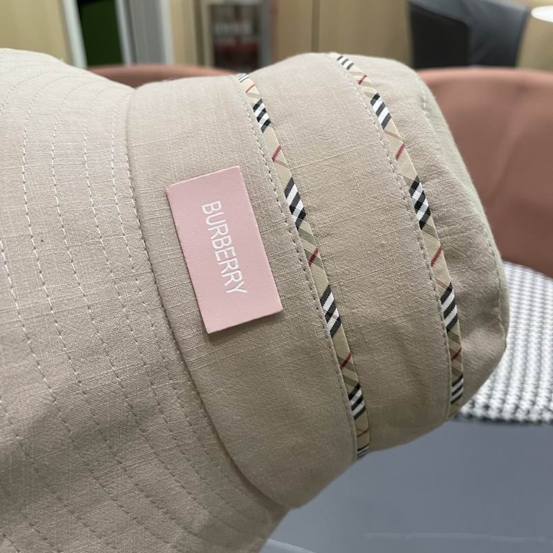 Burberry hat (4)