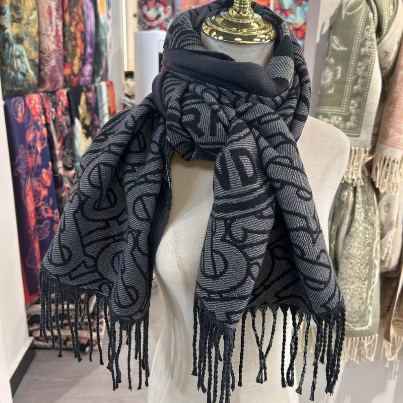 Burberry scarf E (1)