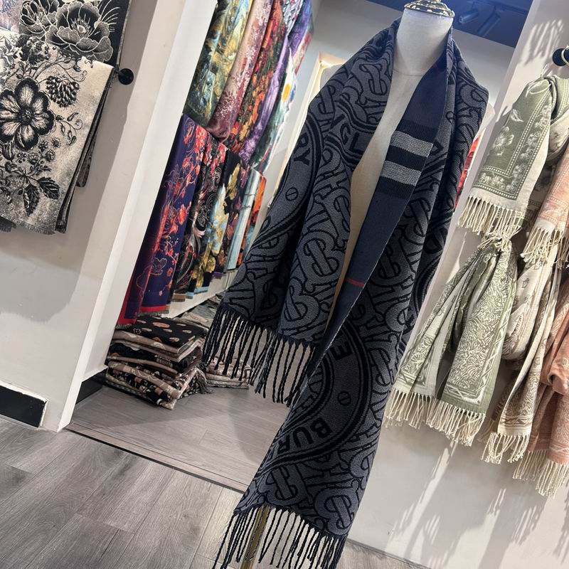 Burberry scarf E (2)