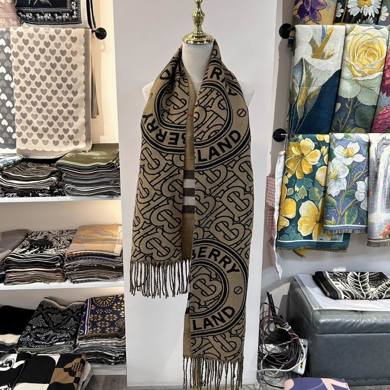 Burberry scarf E (7)