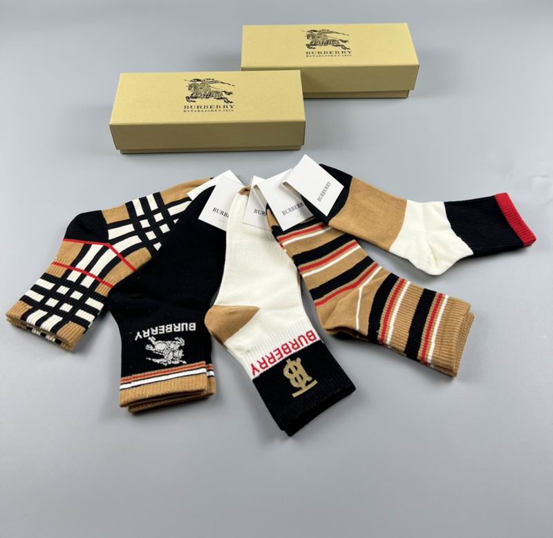 Burberry socks  (1)