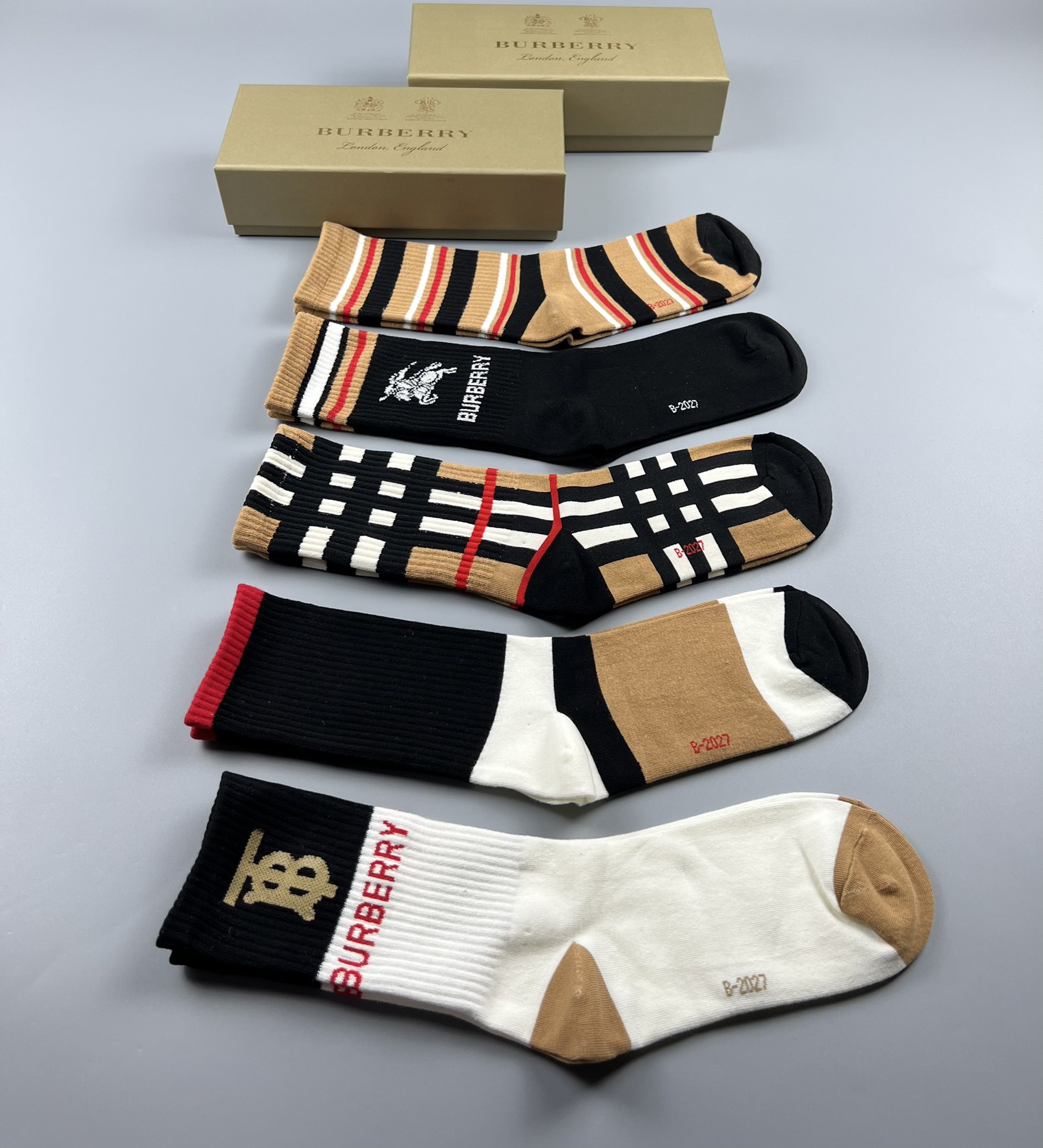 Burberry socks  (2)