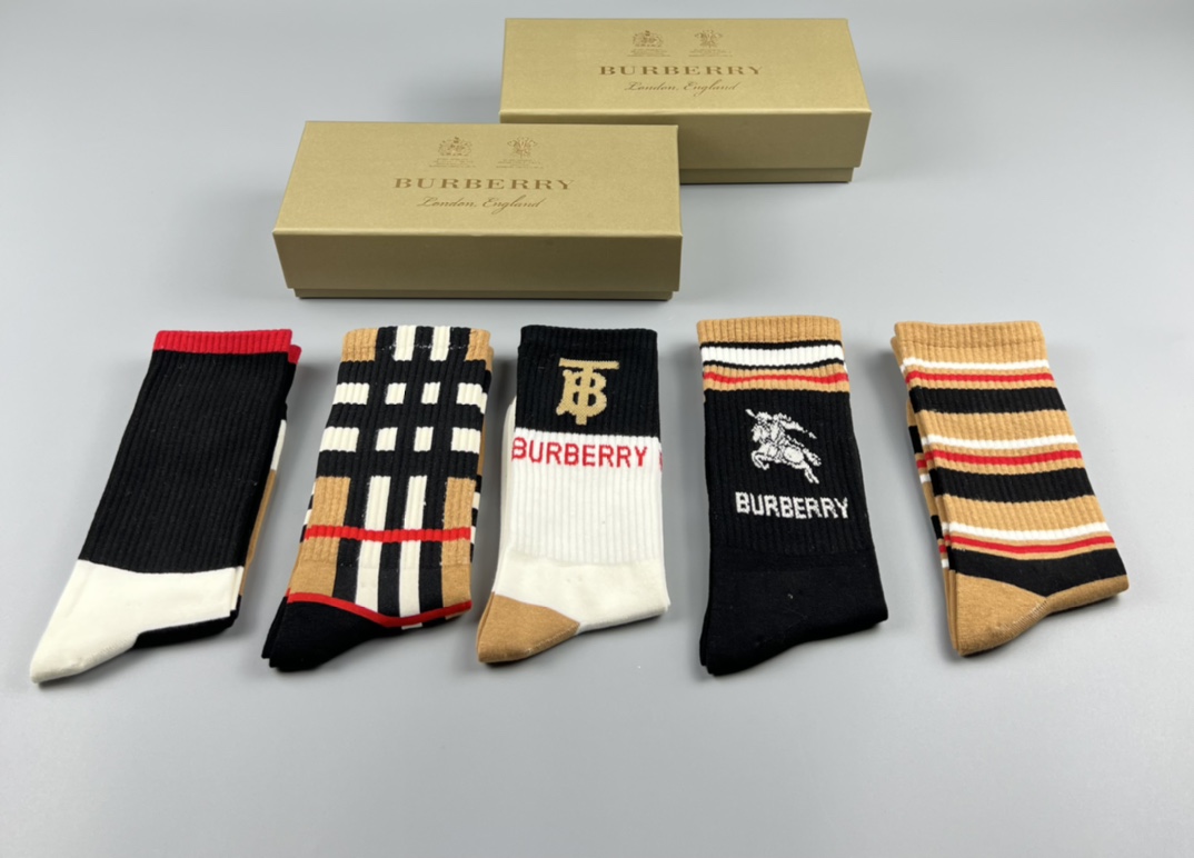 Burberry socks  (3)