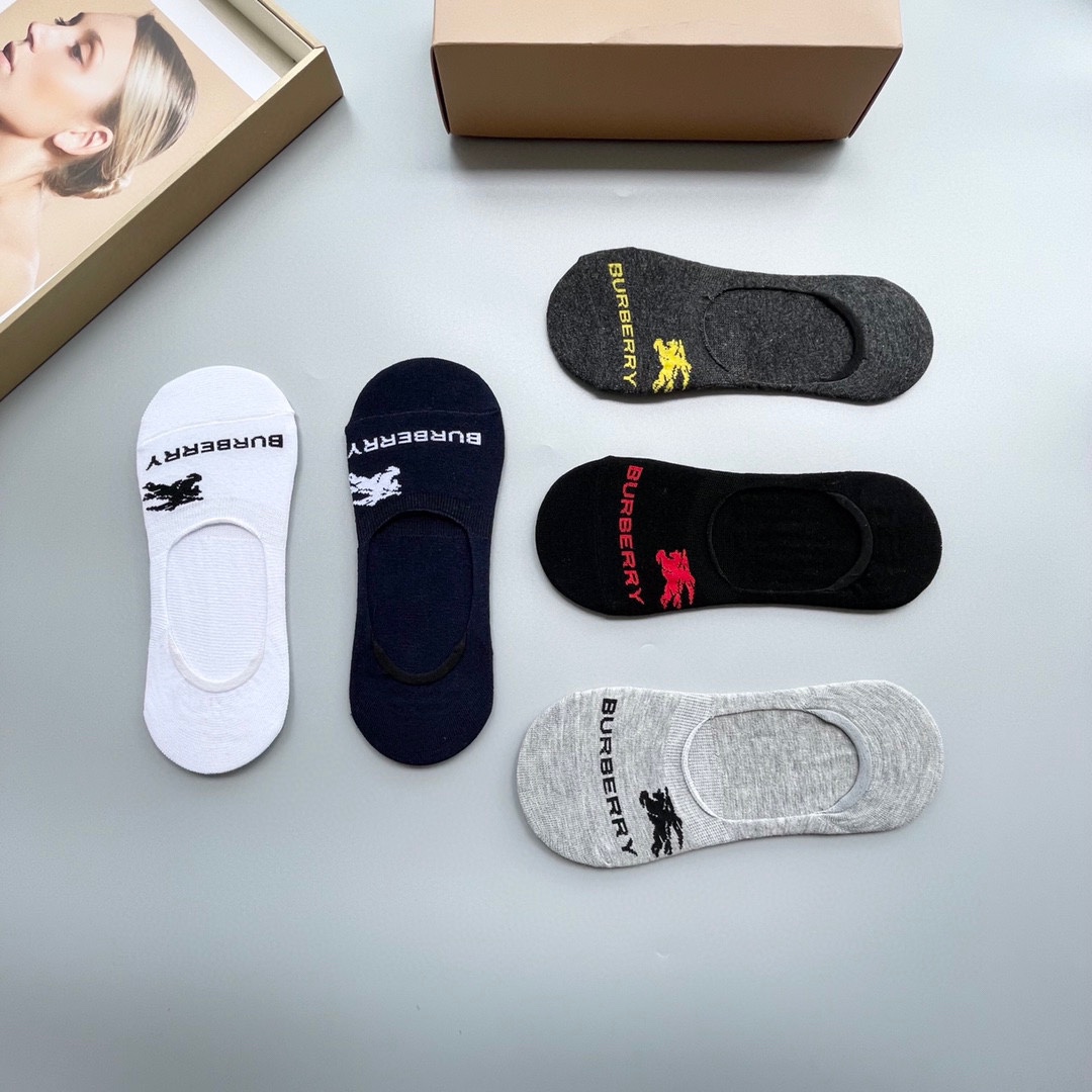 Burberry socks  (3)