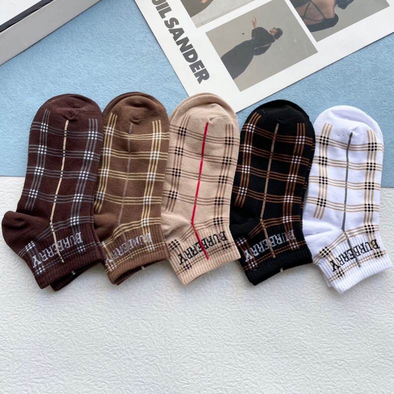 Burberry socks  (3)