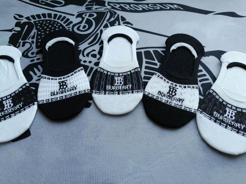 Burberry socks  (3)