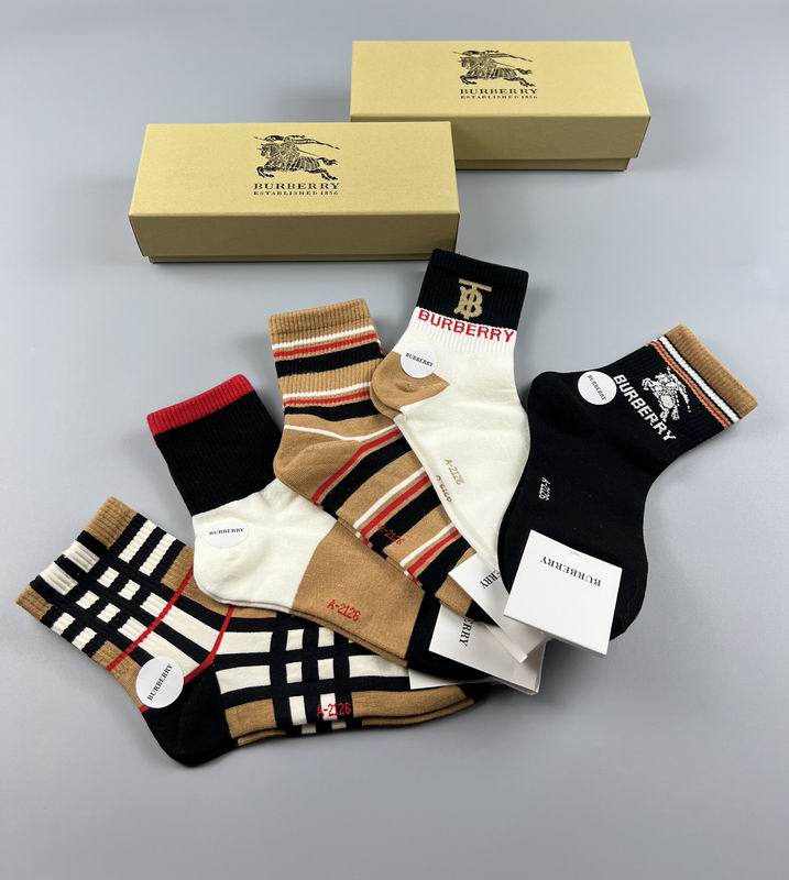 Burberry socks  (4)
