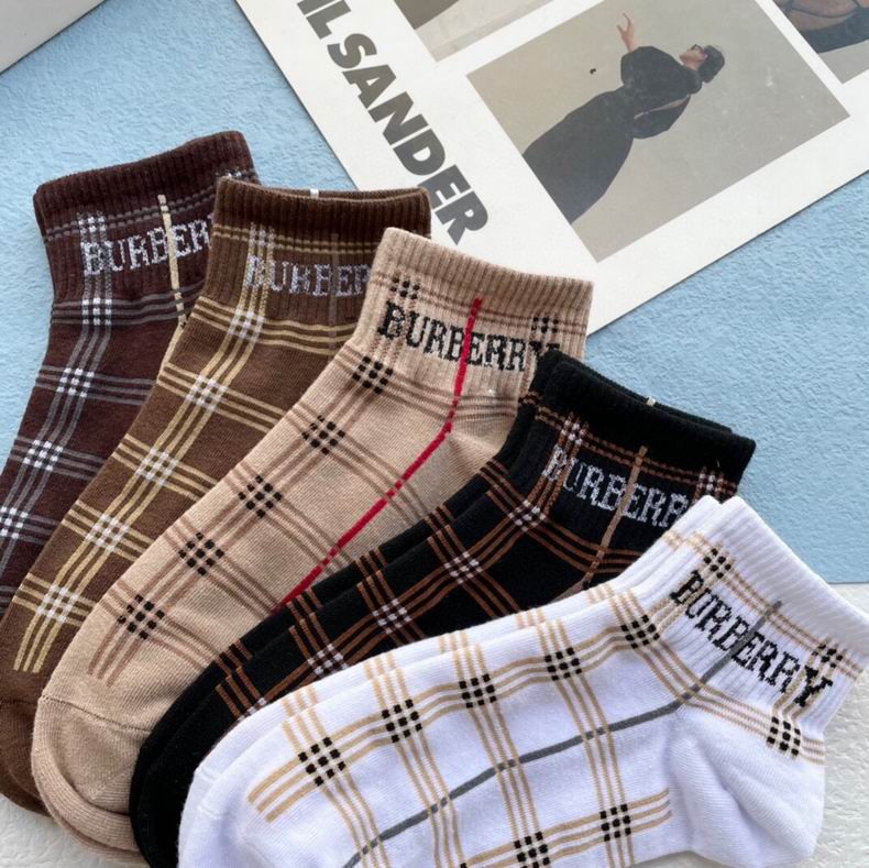 Burberry socks  (4)