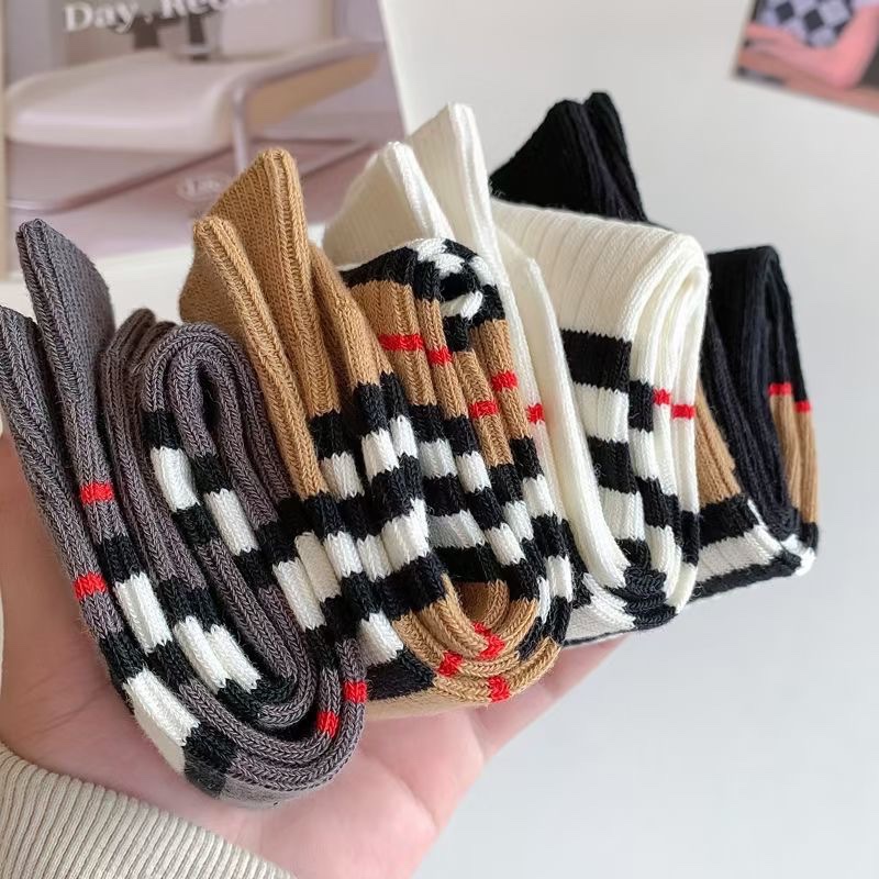 Burberry socks  (4)