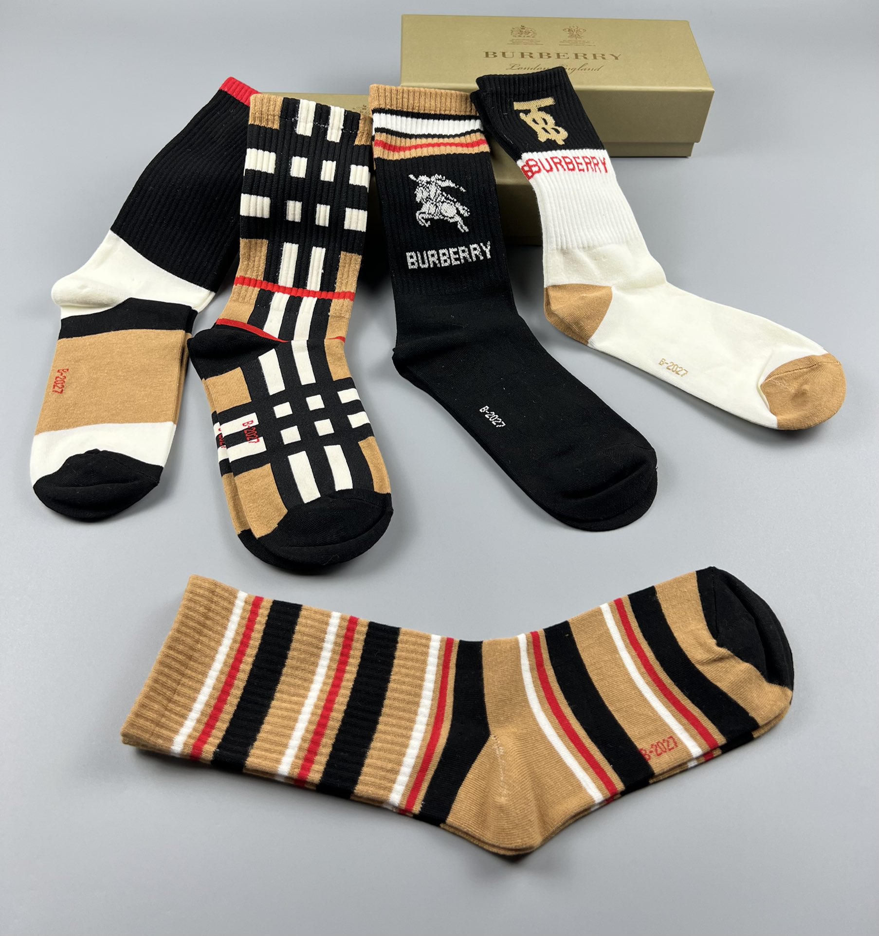 Burberry socks  (5)