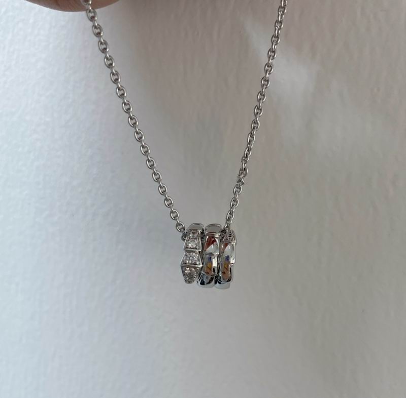 Bvlgari necklace 04yxh21 (1)