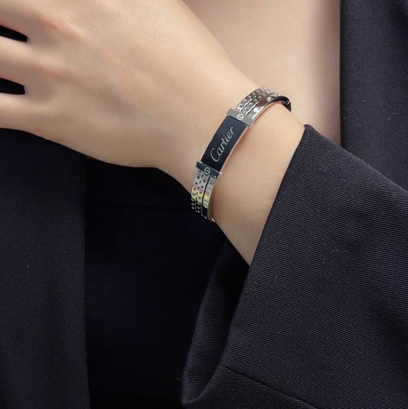 Cartier bracelet 05yxh09 (8)