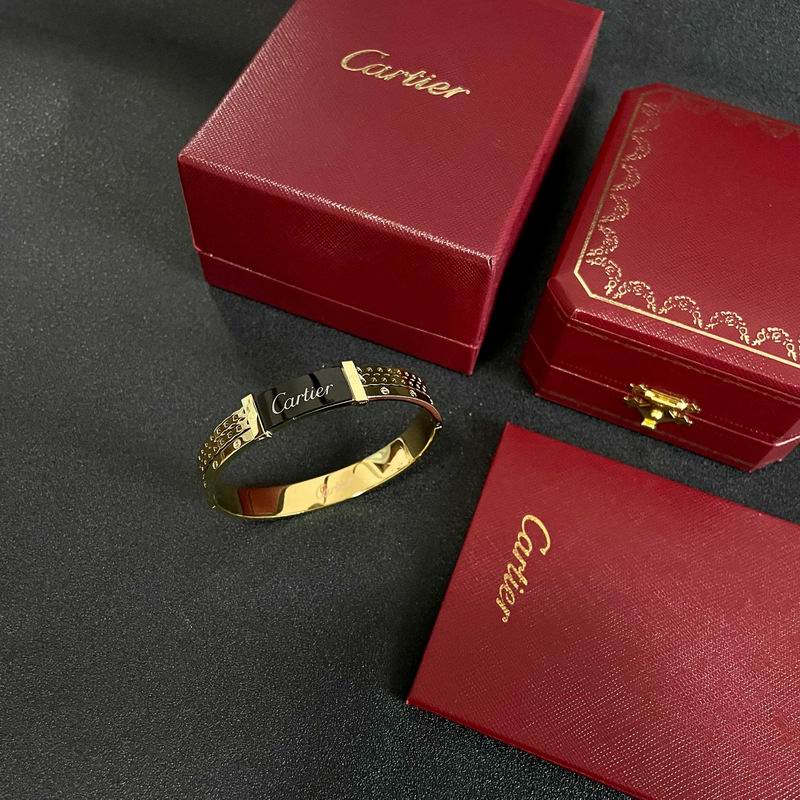 Cartier bracelet 06yxh08 (1)