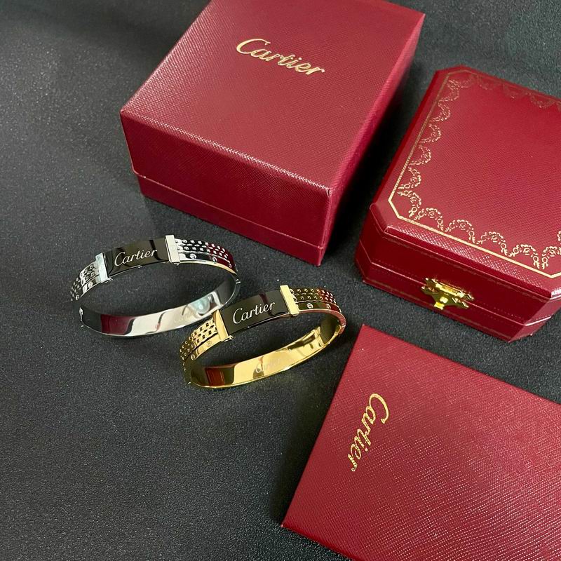 Cartier bracelet 06yxh08 (10)