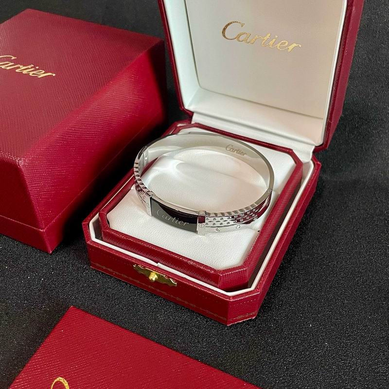 Cartier bracelet 06yxh08 (8)