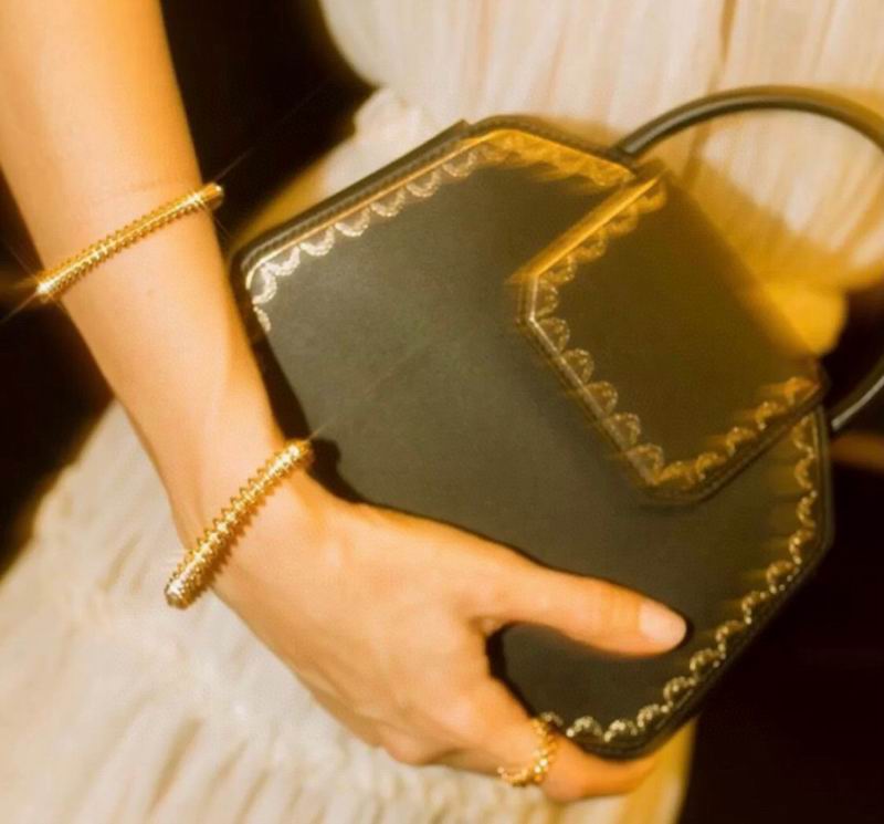 Cartier bracelet 06yxh12 (6)