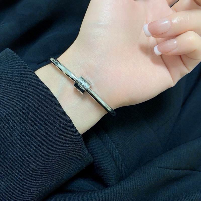 Cartier bracelet 07yxh04 (8)