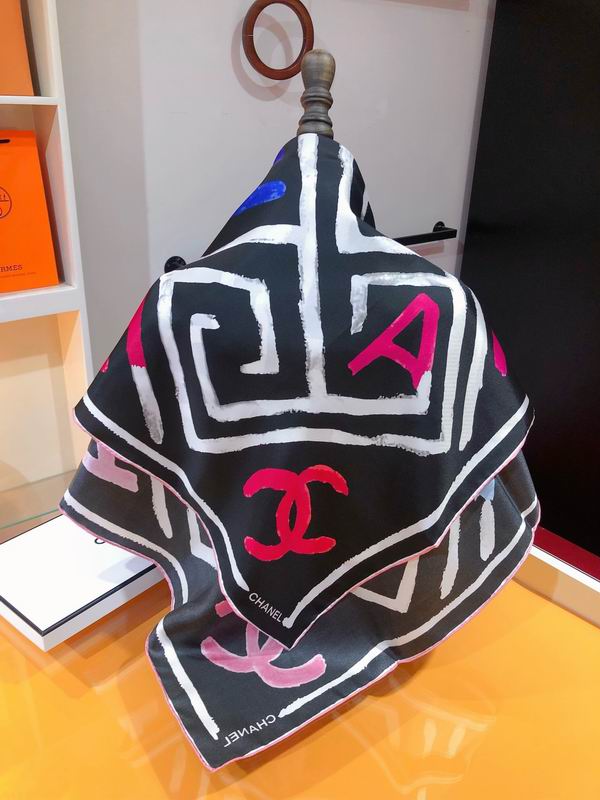 Chanel  silk scarf 90X90cm E (1)