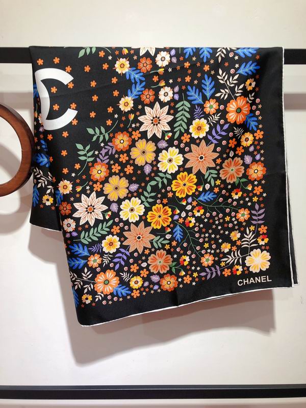 Chanel  silk scarf 90X90cm E (10)