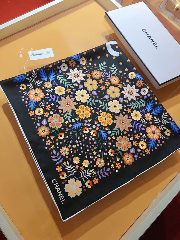 Chanel  silk scarf 90X90cm E (16)