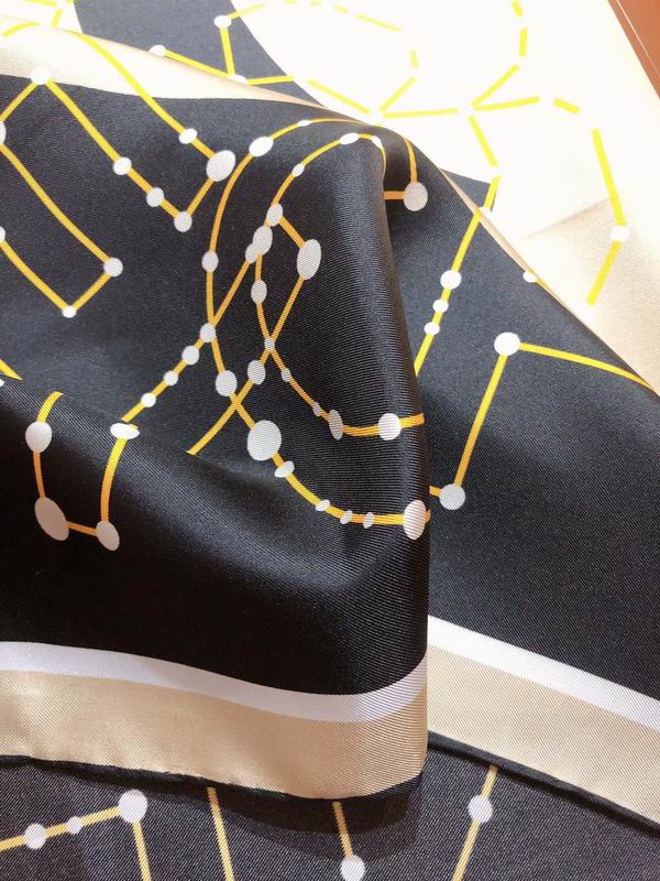 Chanel  silk scarf 90X90cm E (2)