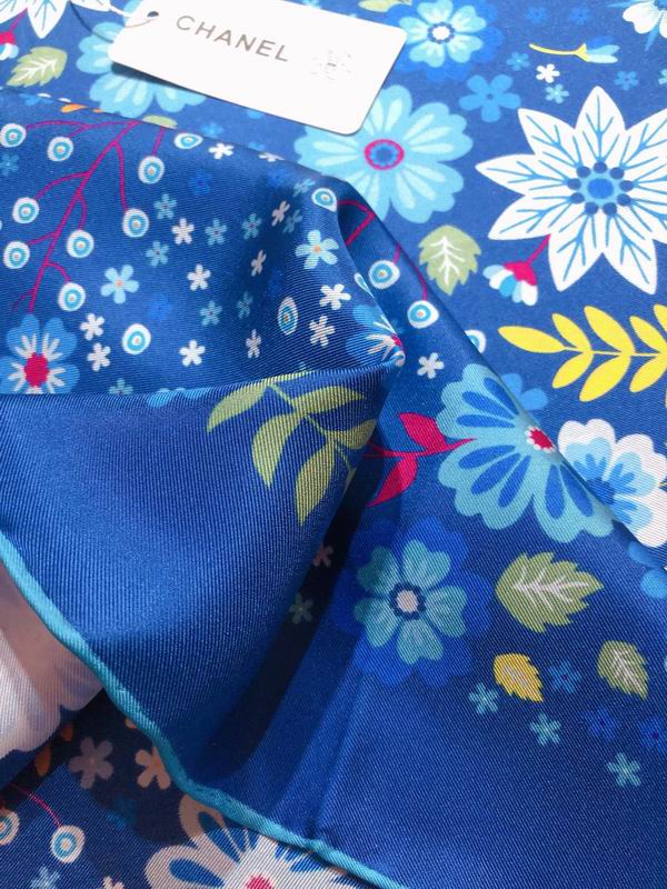 Chanel  silk scarf 90X90cm E (2)
