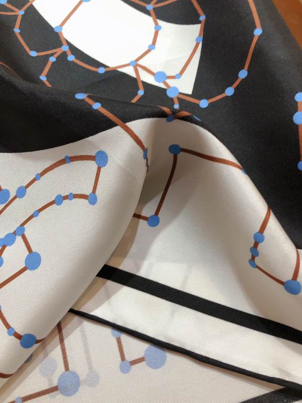 Chanel  silk scarf 90X90cm E (22)
