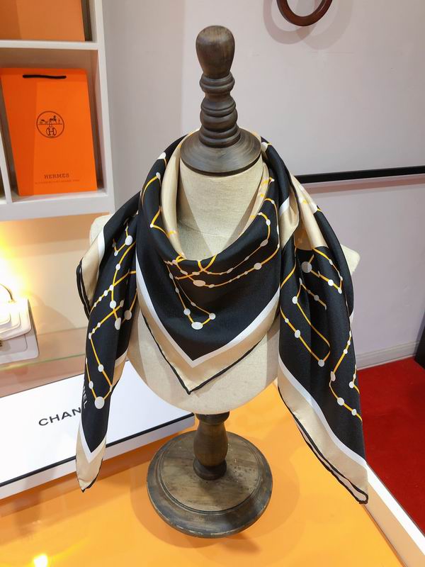 Chanel  silk scarf 90X90cm E (4)