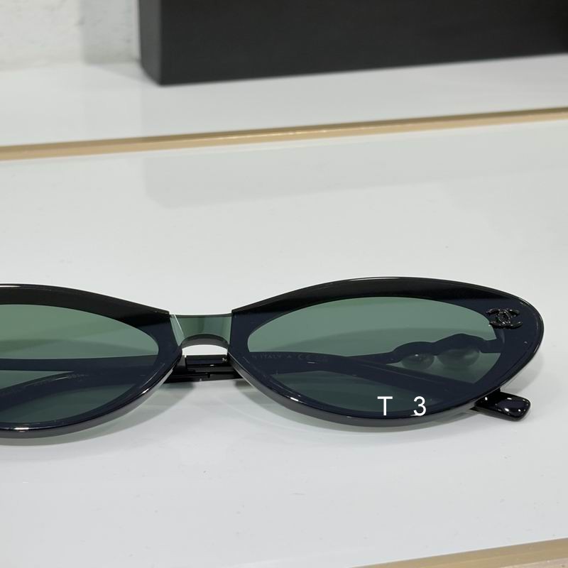 Chanel A95101 56 18-145 c09