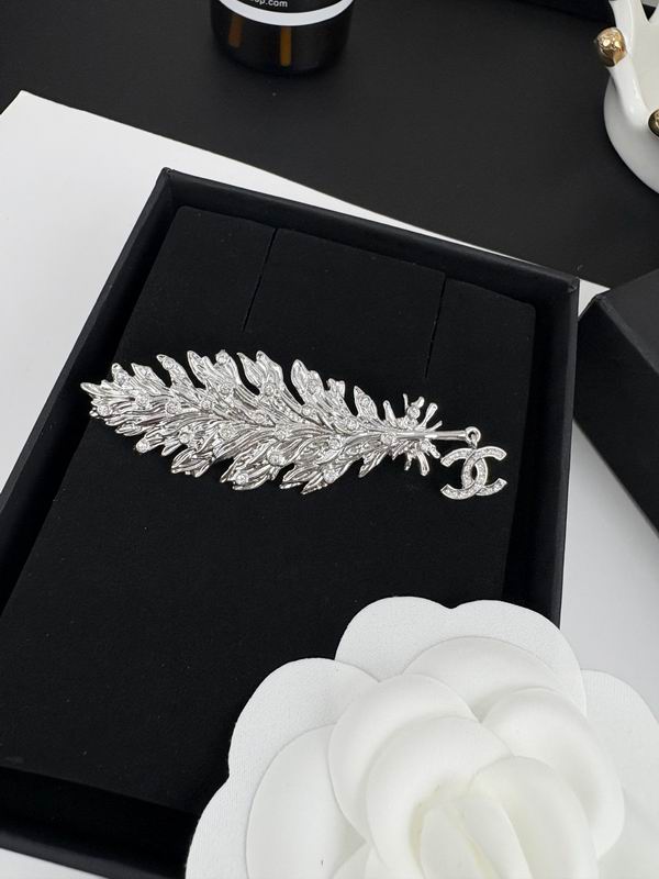 Chanel Brooch 05yxh06 (1)