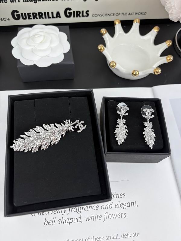 Chanel Brooch 05yxh06 (3)