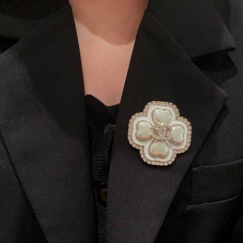 Chanel Brooch 05yxh21 (5)