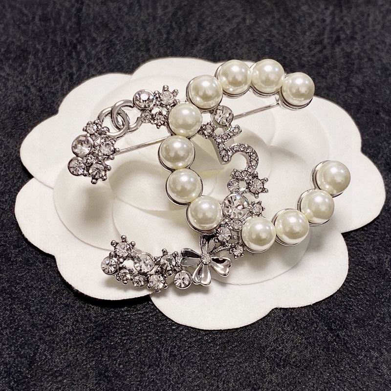 Chanel Brooch 05yxh25 (2)
