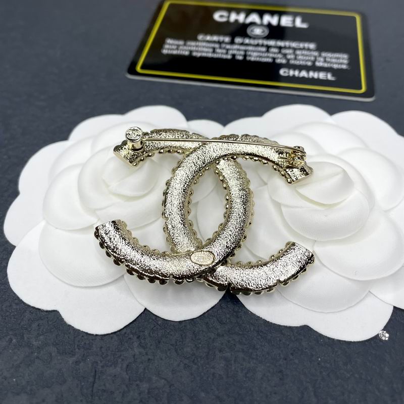 Chanel Brooch 05yxh29 (3)