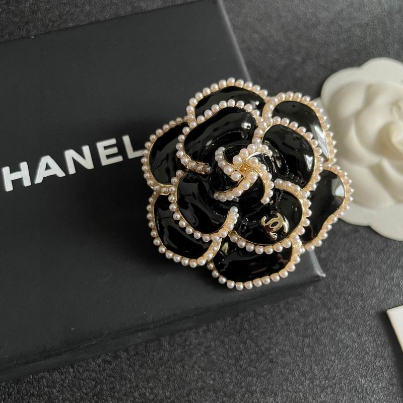 Chanel Brooch 05yxh30 (1)
