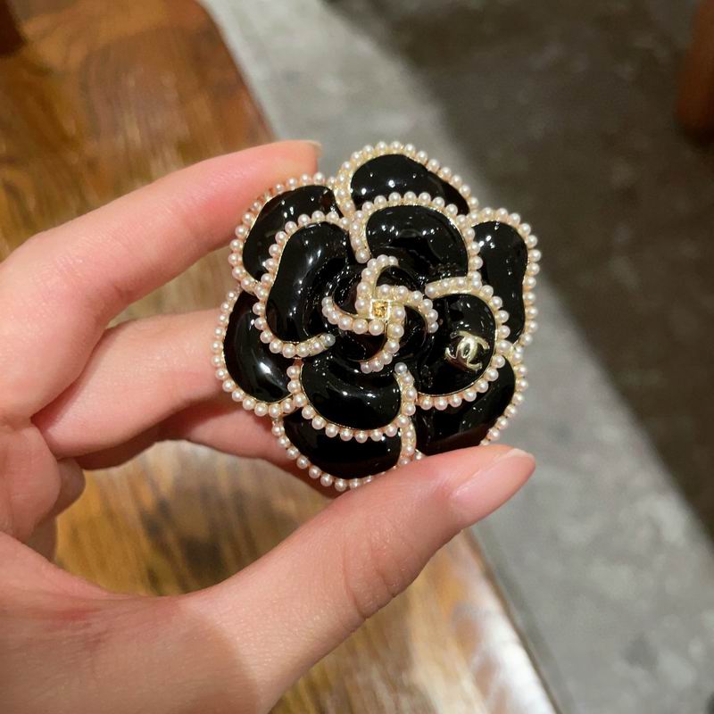 Chanel Brooch 05yxh30 (2)