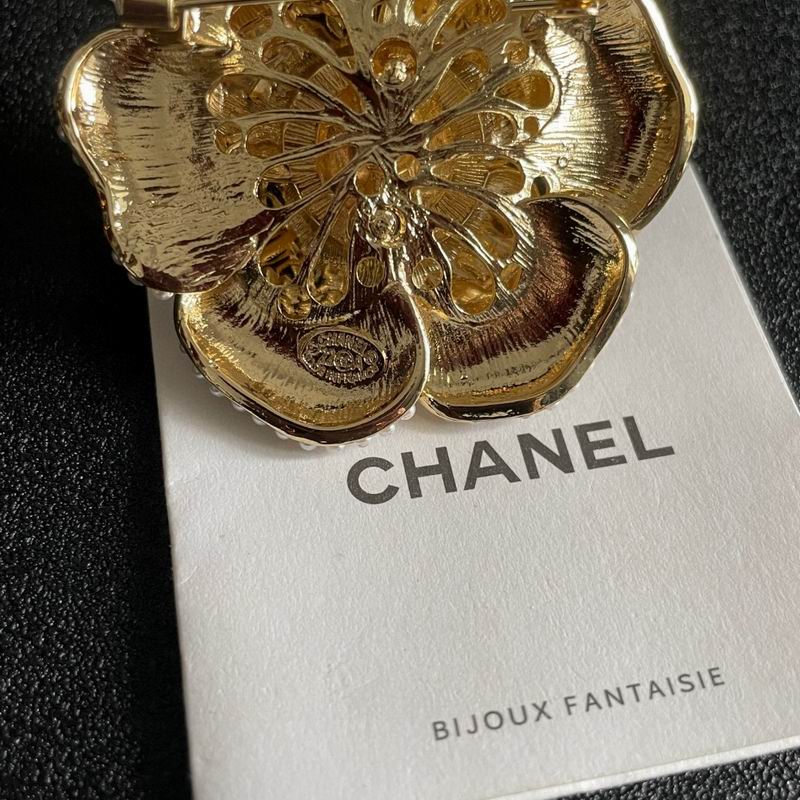 Chanel Brooch 05yxh30 (3)