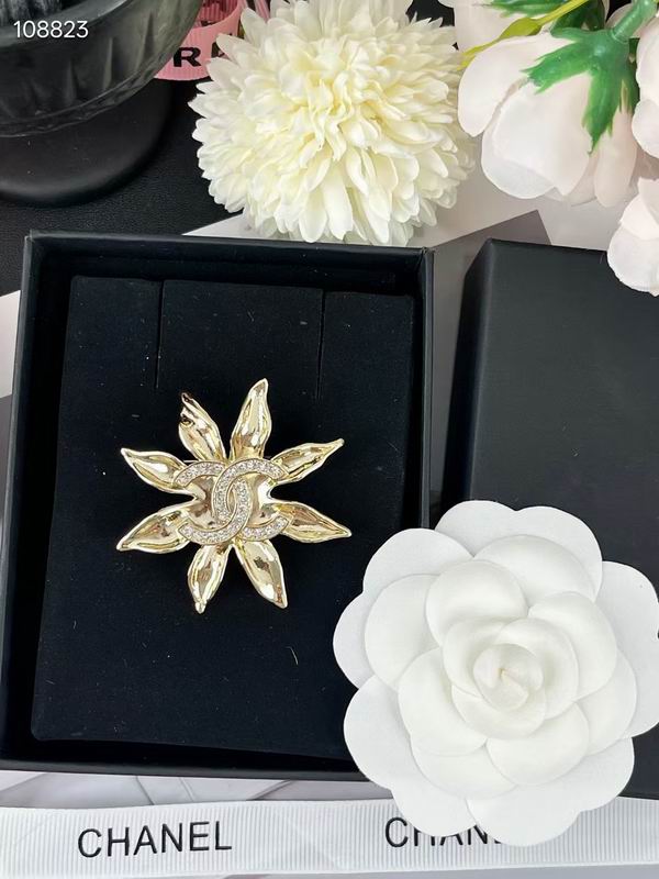 Chanel Brooch 06yxh01 (3)