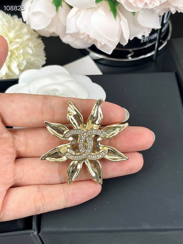 Chanel Brooch 06yxh01 (5)