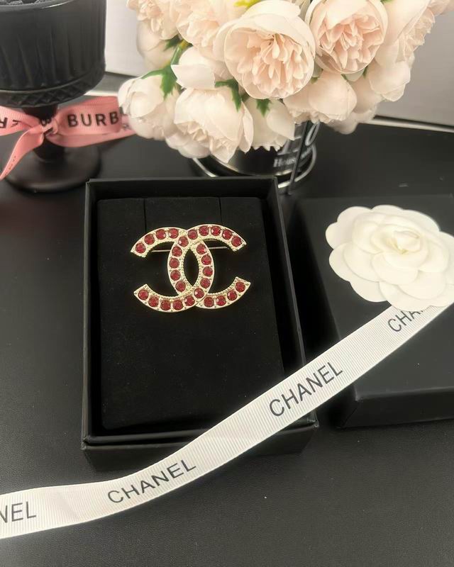 Chanel Brooch 06yxh02 (1)