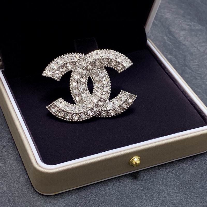 Chanel Brooch 06yxh04 (3)