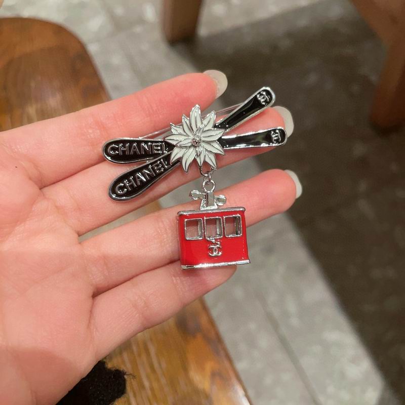 Chanel Brooch 07yxh01 (5)