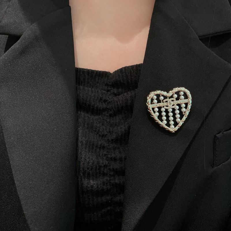 Chanel Brooch 07yxh03 (5)